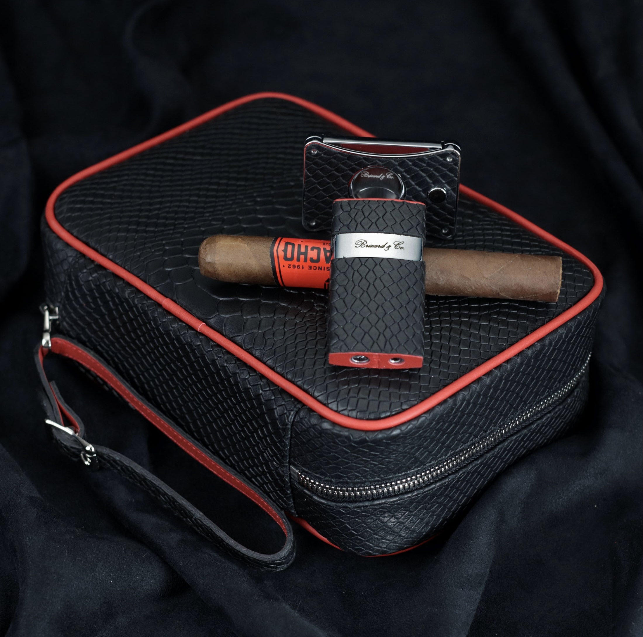 Havana Traveler -Black Python Pattern Leather, with cutter and lighter - Image 2